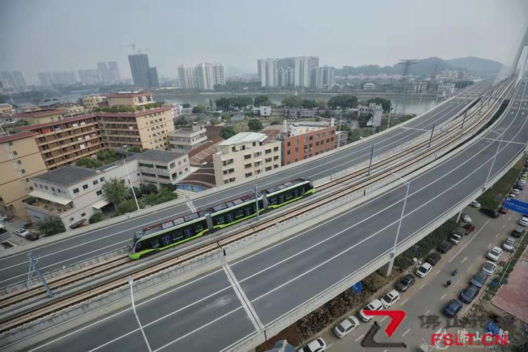 有軌電車(chē)跑上橋，禪桂中心連三山，東平水道特大橋通車(chē)