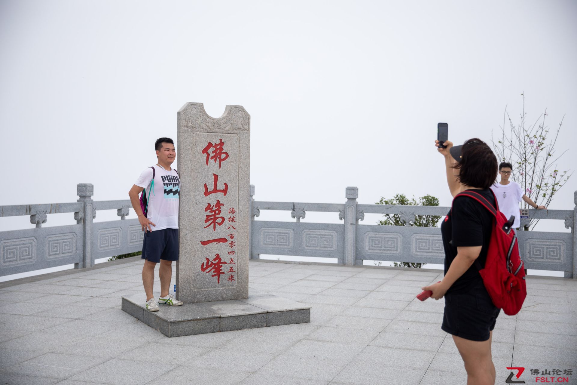 佛山市民就地過(guò)節(jié) 樂(lè)享“慢生活”