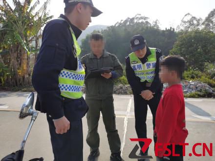 父母留下的手機(jī)沒解鎖，9歲哥哥因弟弟哭鬧不止報(bào)警求助